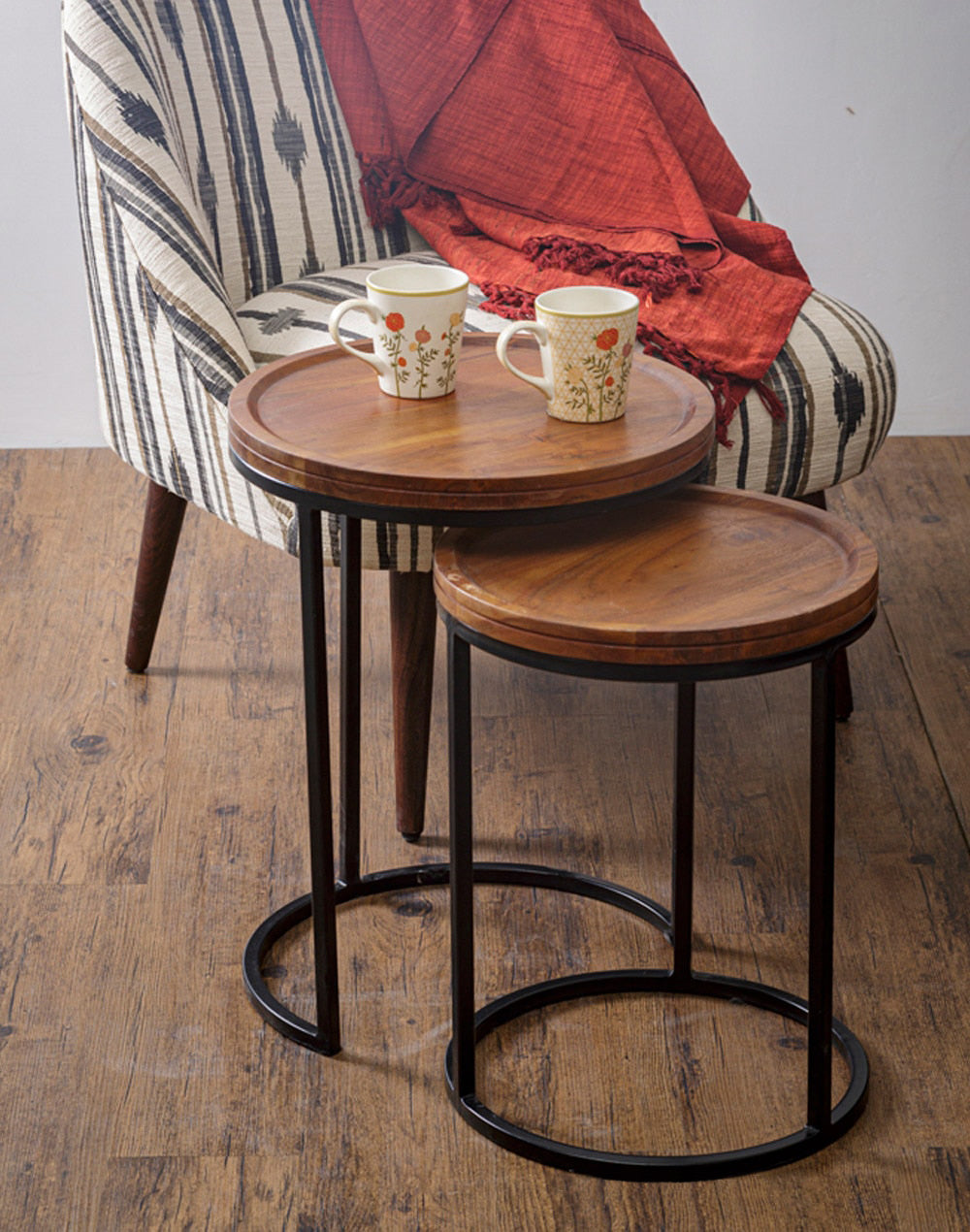 Iron And Solid Wood Side Table In Walnut Finish