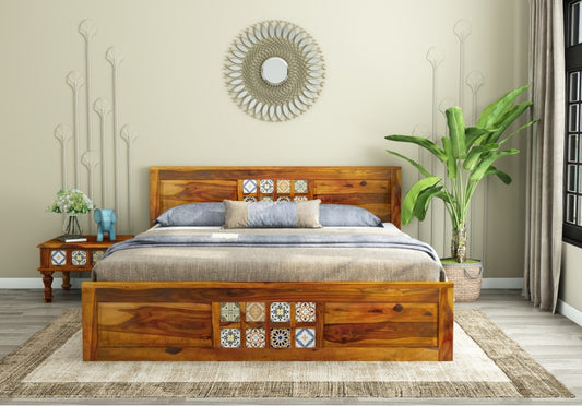 Solid Wood King Bed In Teak Finish